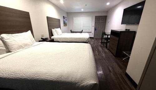 2 Queen Beds, Hearing Accessible Room, Non-Smoking