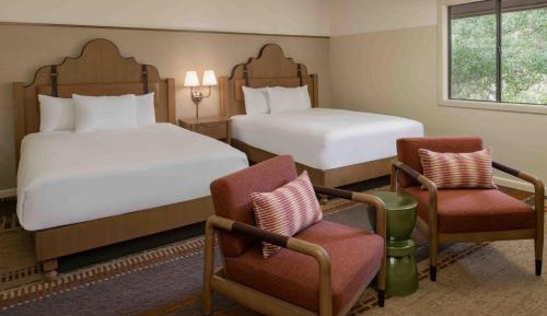 Deluxe Queen Room with Two Queen Beds