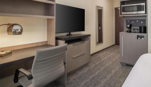 Den Guestroom King Room