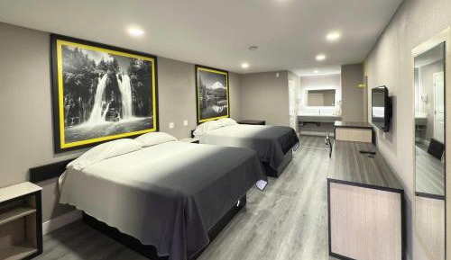 Queen Room with Two Queen Beds - Non-Smoking