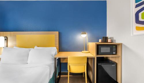 Double Room with Roll-in Shower - Disability Access/Non Smoking