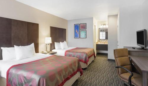 Queen Room with Two Queen Beds - Non-Smoking