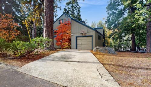 Three-Bedroom Vacation Home 