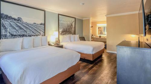 Queen Room with Two Queen Beds - Disability Access