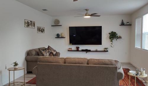 Queen Room with Shared Bathroom