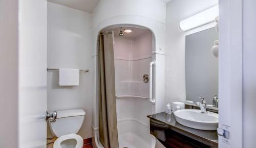King Room - Non-Smoking