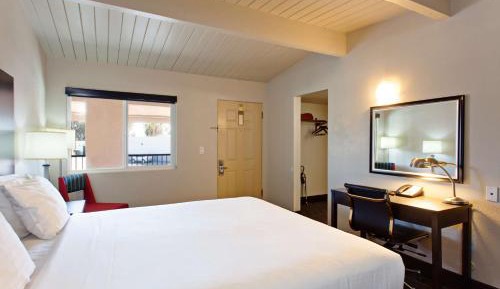 King Room - Non-Smoking