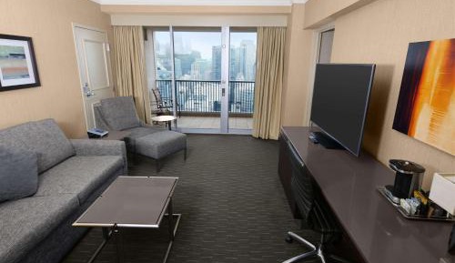 Skyline View - One King Bed One Bedroom Suite