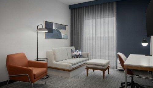 King Suite with Sofa Bed - Hearing Accessible