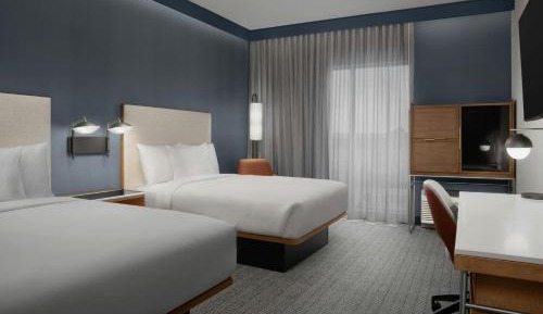 Queen Room with Two Queen Beds and Bathtub - Mobility Access