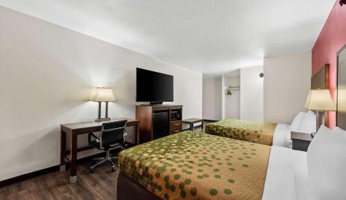 Large Queen Room with Two Queen Beds - Non-Smoking