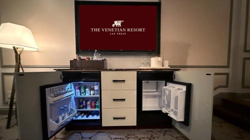 Venetian Luxury Two Queen Suite