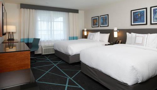 Deluxe Queen Room with Two Queen Beds