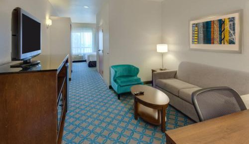King Room with Trundle Sofa