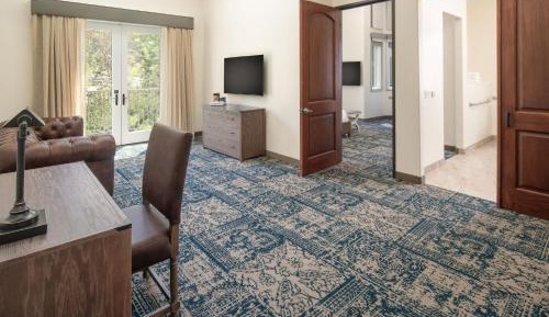 Suite, 1 King, Alternate bed: sofa bed 