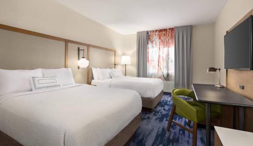 Queen Room with Two Queen Beds - Hearing Accessible