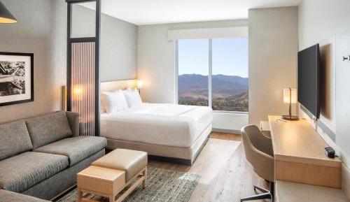 King Room with Sofa Bed and Bath Tub - Mobility Accessible