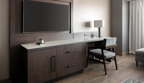 Queen Room with City View