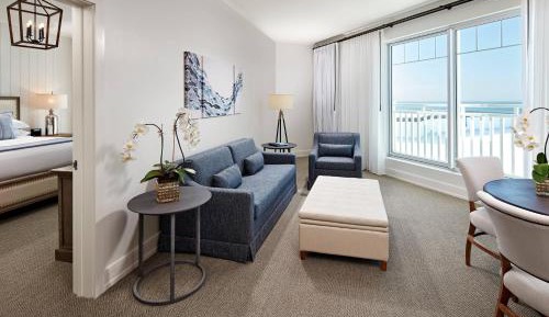 One-Bedroom Presidential Suite with Balcony