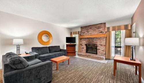 One-Bedroom King Suite with Sofa Bed