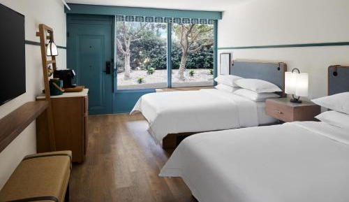 Queen Room with Two Queen Beds and Garden View