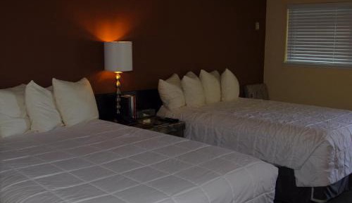 Deluxe Queen Room with Two Queen Beds