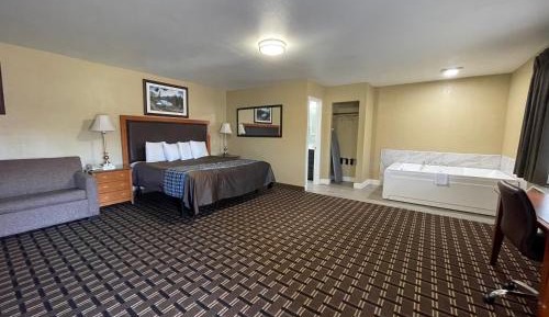 King Room with Spa Bath