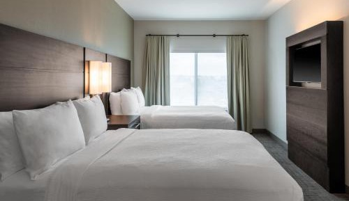 One-Bedroom Queen Suite