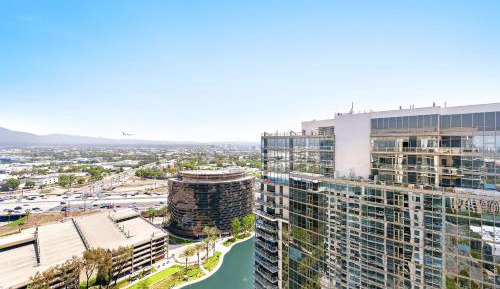 Two-Bedroom Apartment with City View