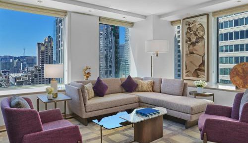 Metropolitan Suite, 1 Bedroom Suite, 1 King, Corner room