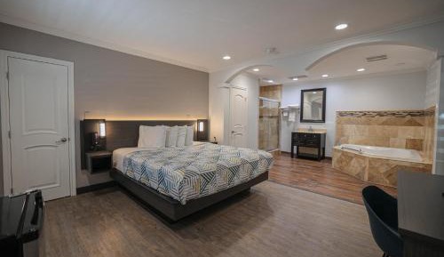 King Room with Spa Bath - Non-Smoking