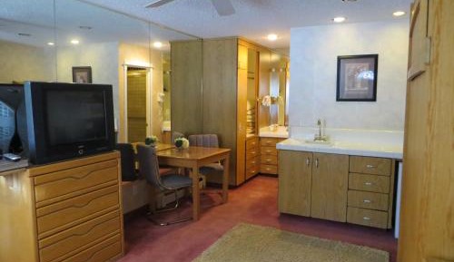 One-Bedroom Suite