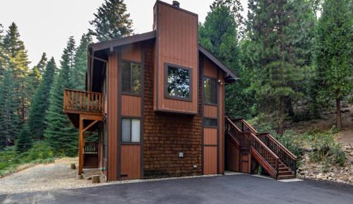 Three-Bedroom Vacation Home 