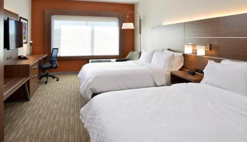 Twin Room with Mobility Accessible Trans Shower - Non-Smoking