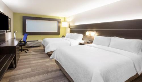 Queen Room with Two Queen Beds - Mobility Access Tub/Non-Smoking