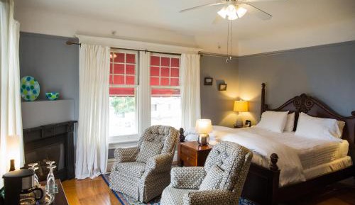 King Room with Mountain View