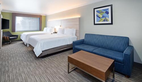 Queen Suite with Two Queen Beds