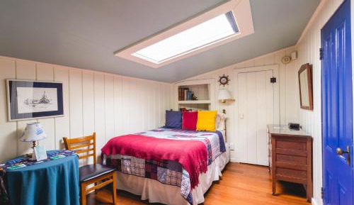 Captain's Cabin