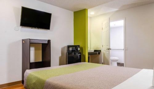 Deluxe Queen Room with Two Queen Beds - Non-Smoking