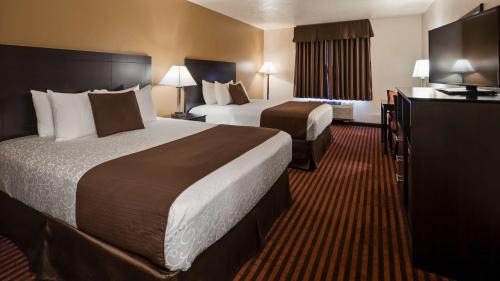 Queen Room with Two Queen Beds - Non-Smoking
