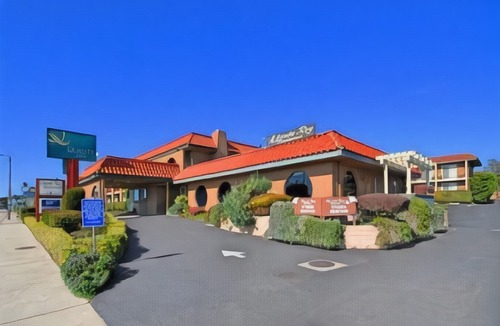 San Simeon Hotel | Quality Inn Near Hearst Castle