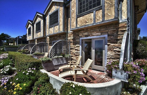 San Simeon Hotel | Pelican Inn & Suites