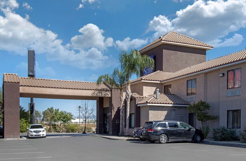 Oildale Hotel | Sleep Inn & Suites Bakersfield North