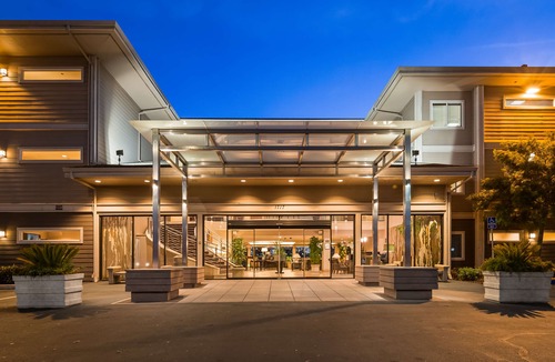 East Peralta Hotel | Best Western Plus Bayside Hotel