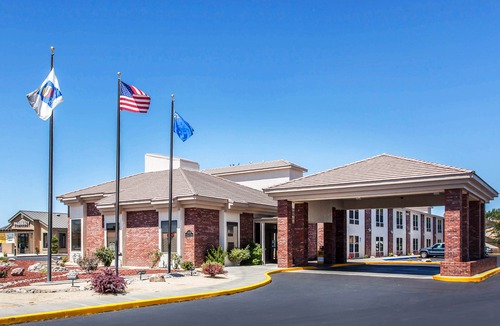 Fallon Hotel | Comfort Inn & Suites Near Fallon Naval Air Station
