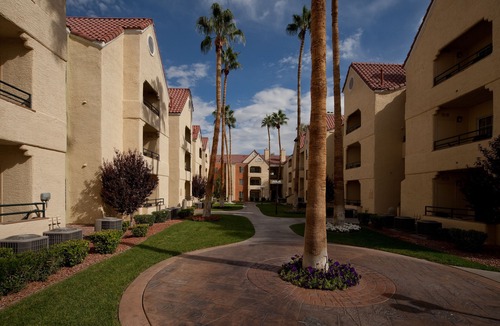 Las Vegas Hotel | Holiday Inn Club Vacations at Desert Club Resort