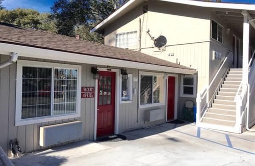 Munras Avenue Hotel | Pelican Inn Monterey