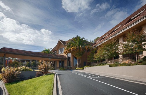 Novato Hotel | Best Western Plus Novato Oaks Inn