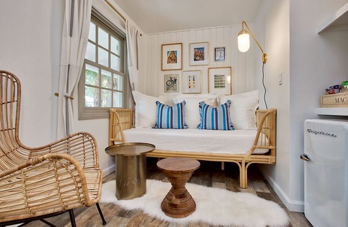 Deepwell Estates Hotel | Dive Palm Springs Hotel - 21 & Over