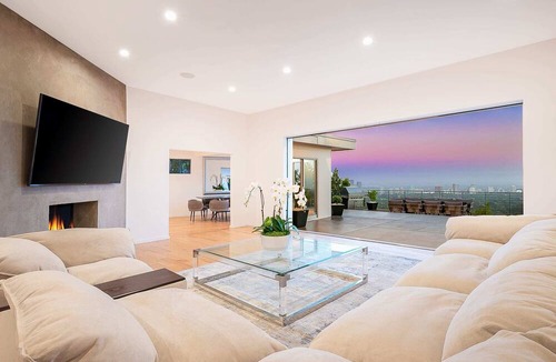 Beverly Glen Villa | The Beverly Hills Skyline Villa